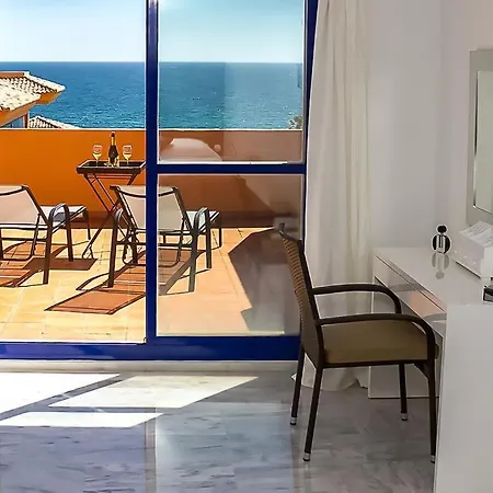 Spectacular Sea View Duplex - Near Duquesea Port, Apartman *