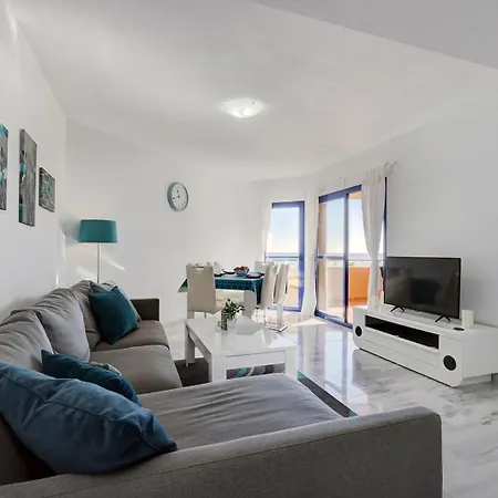 Spectacular Sea View Duplex - Near Duquesea Port, Apartamento Manilva